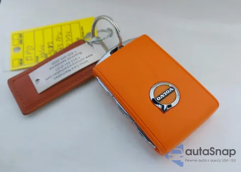 2022 Volvo Xc40 Recharge Pure Electric P8 Twin Plus z USA, uszkodzony, nr VIN YV4ED3UR7N2749682